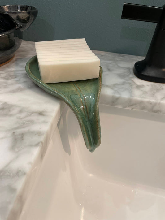 Overhang Leaf Soap Dish